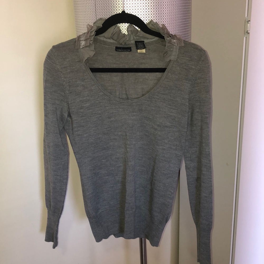 Moda International 100% Wool Gray Sweater